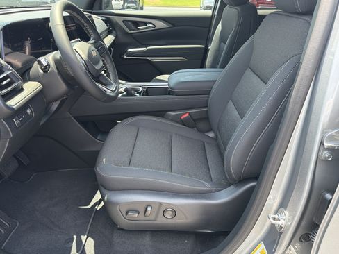 New 2026 Chevrolet Traverse LT w/ Driver Confidence Package FWD image 9