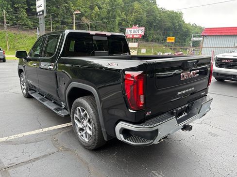Certified 2022 GMC Sierra 1500 SLT w/ SLT Premium Plus Package AWD/4WD image 3