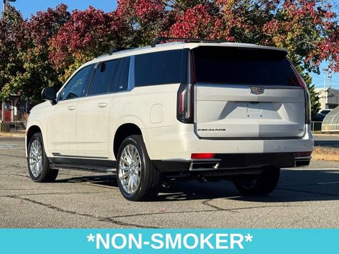 Used 2022 Cadillac Escalade ESV Premium Luxury image 6