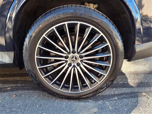 Used 2024 Mercedes-Benz GLC 300 4MATIC image 11