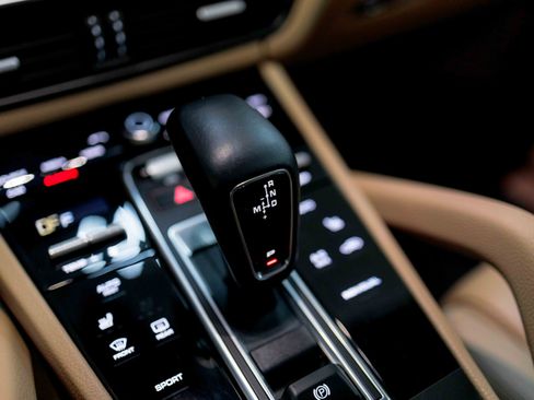 Used 2019 Porsche Cayenne image 73