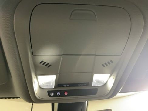 Used 2025 Chevrolet Blazer LT image 25