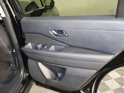 Used 2025 Nissan Pathfinder SV image 44