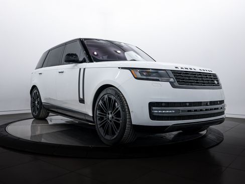 Used 2023 Land Rover Range Rover Long Wheelbase SE image 9