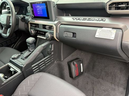 Used 2026 Toyota Tacoma SR5 AWD/4WD image 34