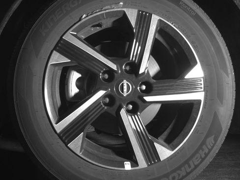 Used 2025 Nissan Sentra SV FWD image 11