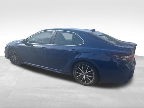 Used 2023 Toyota Camry SE w/ Cold Weather Package AWD/4WD image 3