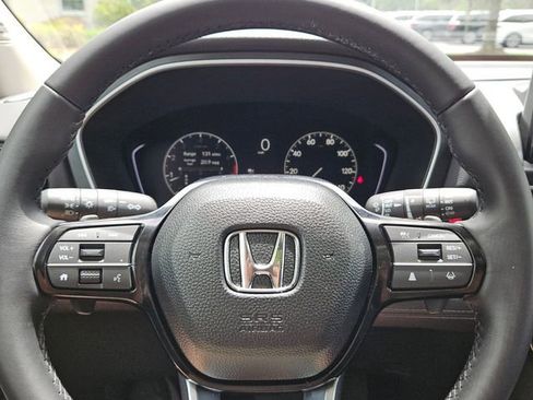 Certified 2025 Honda Pilot Touring image 23