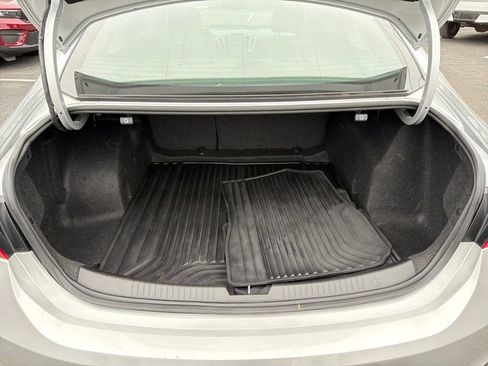 Used 2018 Chevrolet Malibu LT image 24