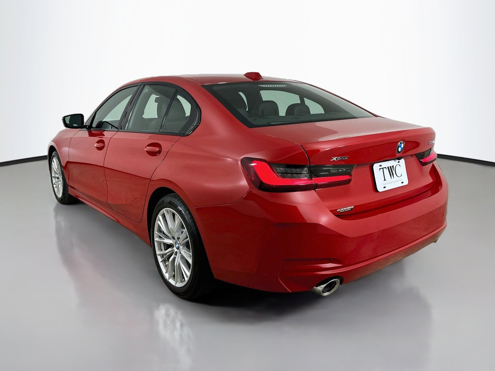Used 2023 BMW 330i xDrive Sedan AWD/4WD image 7