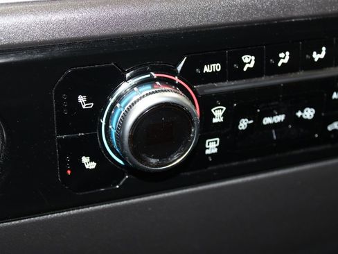 Used 2024 GMC Sierra 1500 SLT image 41