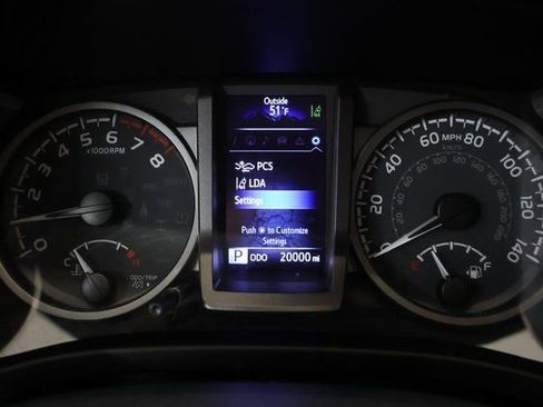 Used 2020 Toyota Tacoma TRD Sport image 31