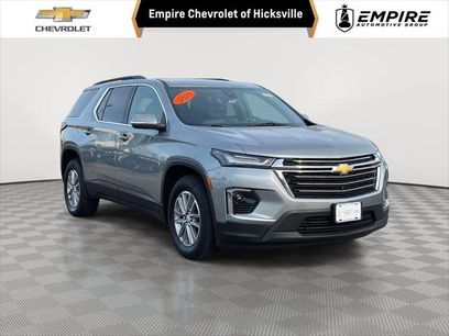 Used 2023 Chevrolet Traverse LT w/ Rear Camera Mirror Package