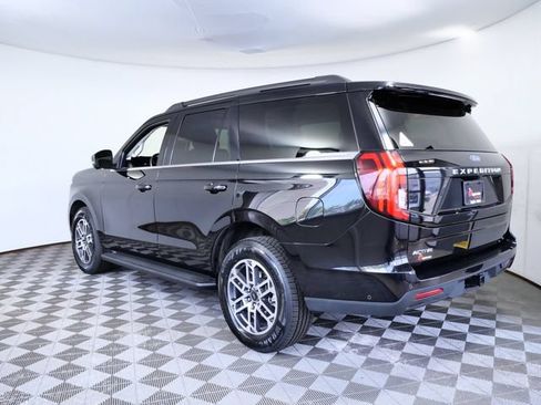 Used 2025 Ford Expedition Active AWD/4WD image 4