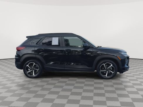 Used 2023 Chevrolet TrailBlazer RS w/ Sun and Liftgate Package FWD image 9