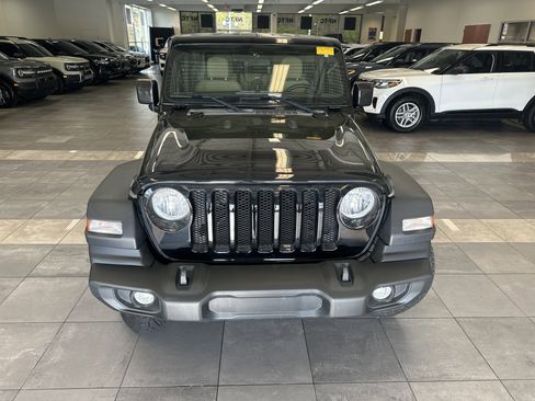 Used 2018 Jeep Wrangler Unlimited Sport image 16