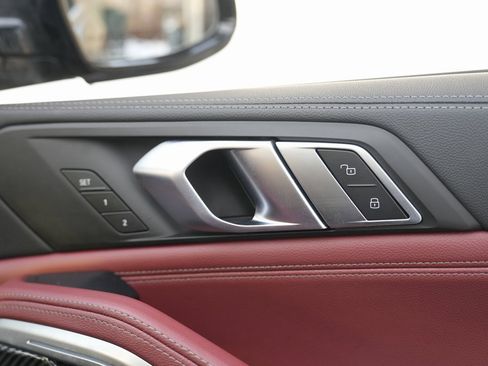 Used 2020 BMW X6 M50i w/ Premium Package image 36