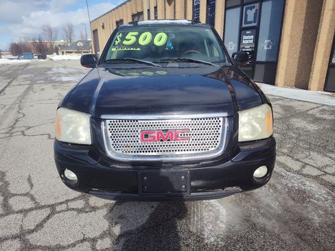 Used 2005 GMC Envoy Denali image 2