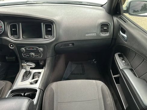 Used 2016 Dodge Charger SXT RWD image 27