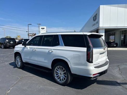 Used 2023 Cadillac Escalade Premium Luxury AWD/4WD image 11