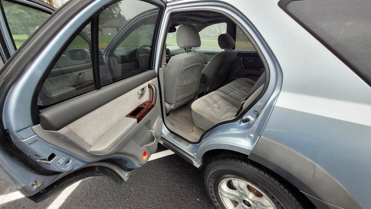 Used 2004 Kia Sorento 4WD image 13