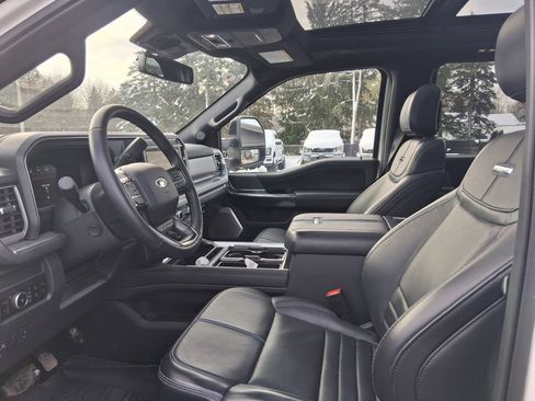 Used 2025 Ford F250 Platinum image 6