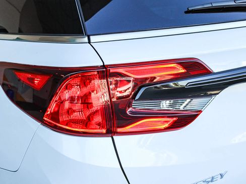 Used 2025 Honda Odyssey Elite image 9