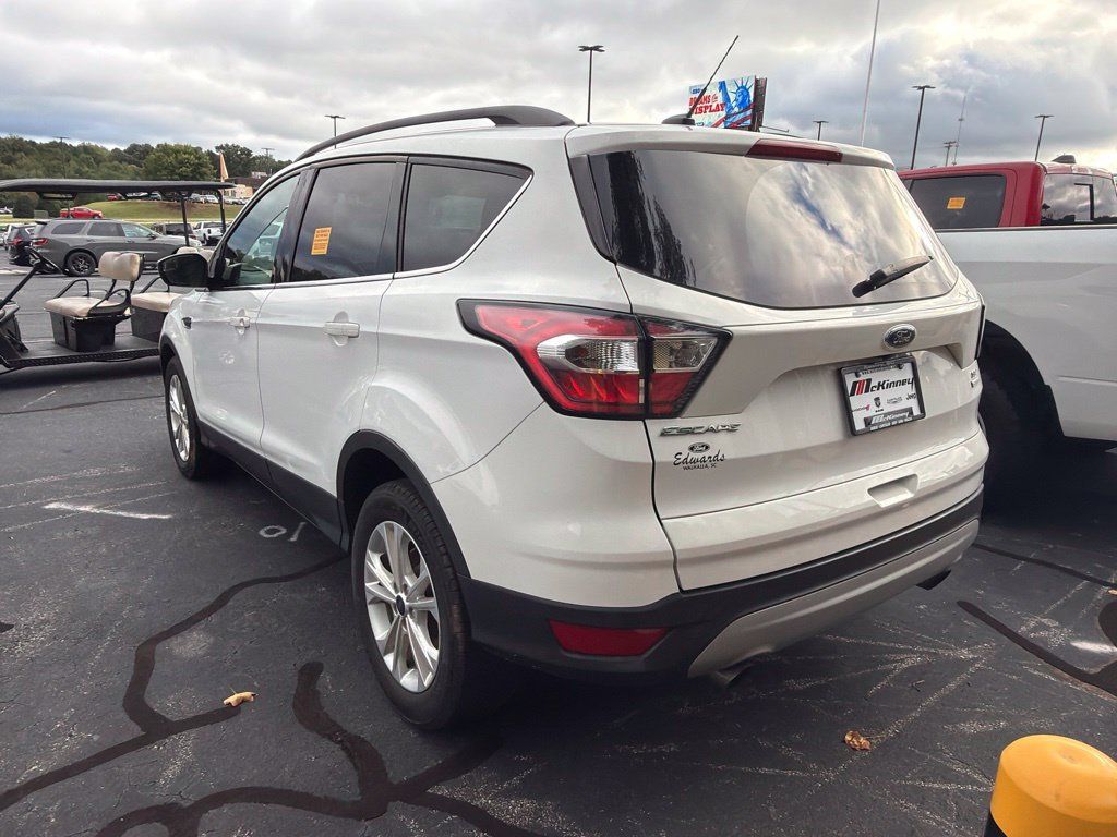 Used 2018 Ford Escape SE FWD image 5