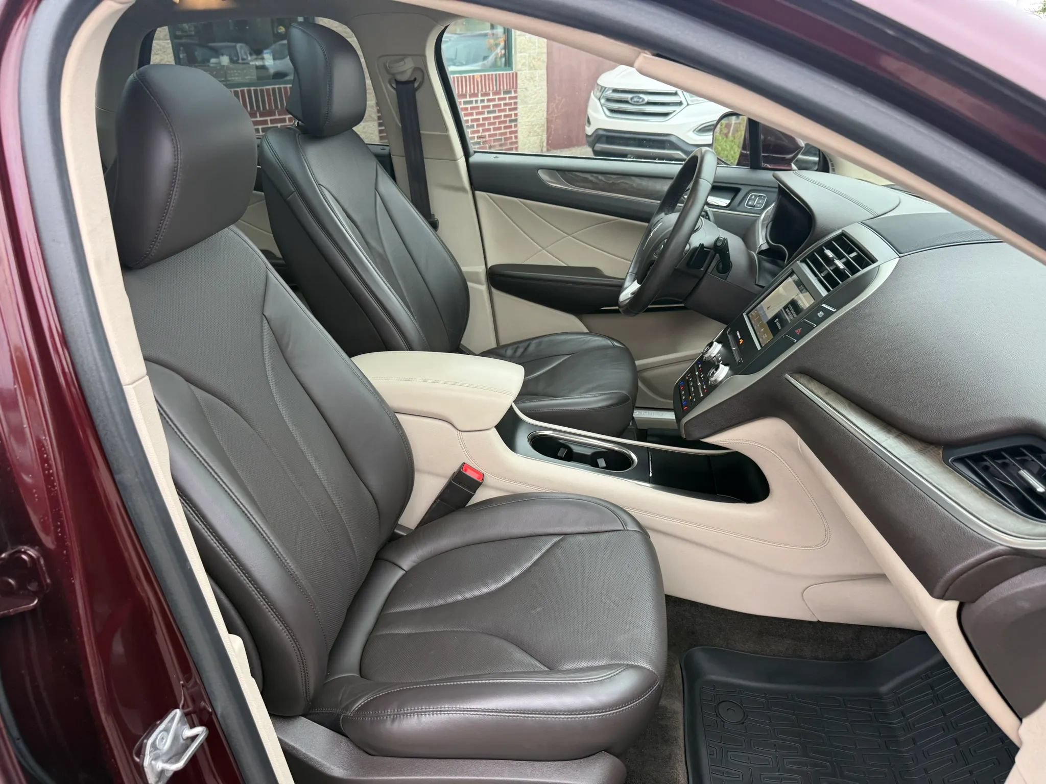 Used 2018 Lincoln MKC Reserve w/ Lincoln MKC Climate Package AWD/4WD image 35