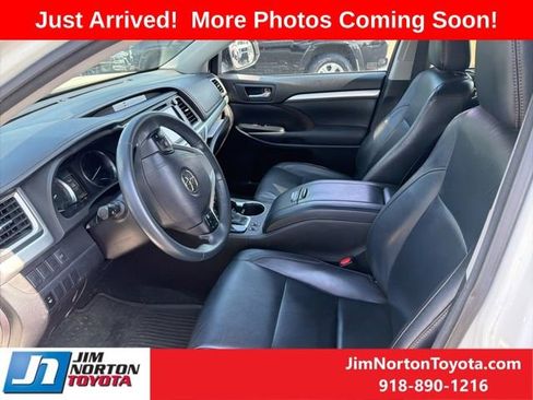 Used 2016 Toyota Highlander XLE FWD image 9