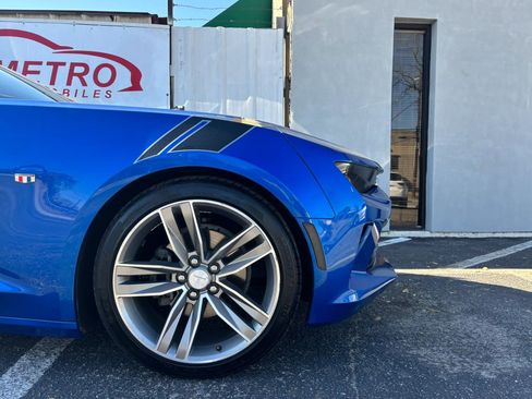 Used 2017 Chevrolet Camaro LT image 10