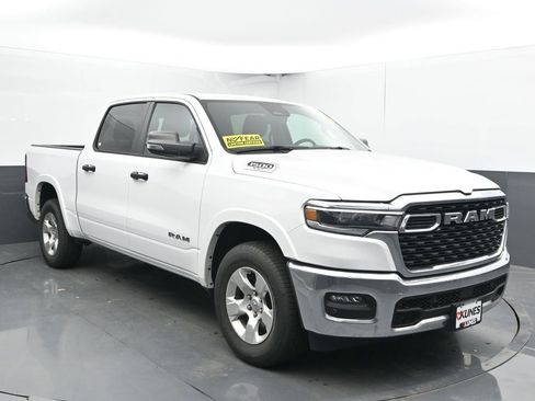 Used 2025 RAM 1500 Big Horn AWD/4WD image 3