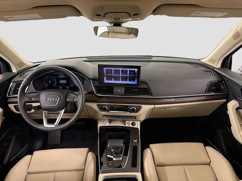 Used 2025 Audi Q5 2.0T Premium Plus w/ Premium Plus Package image 9