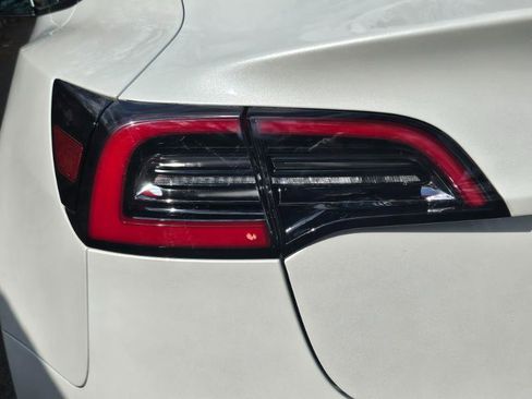 Used 2023 Tesla Model 3 Standard Range image 24