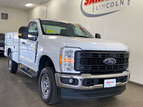 New 2026 Ford F250 XL w/ XL Chrome Package image 2