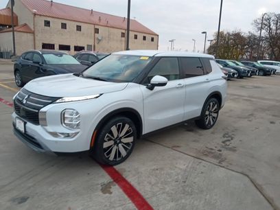 Used 2025 Mitsubishi Outlander SE