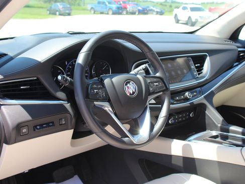 Used 2023 Buick Enclave Avenir w/ Avenir Technology Package AWD/4WD image 15