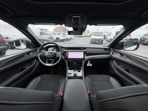 New 2026 Jeep Grand Cherokee Altitude image 26