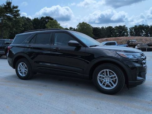 New 2026 Ford Explorer Active RWD image 2