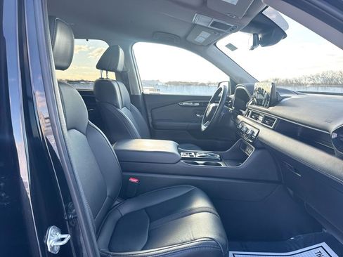 Used 2025 Honda Pilot EX-L image 24