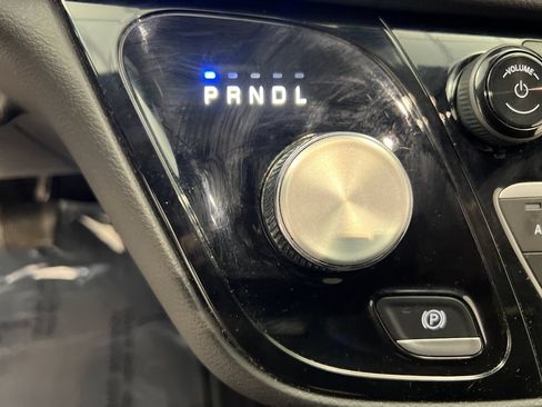 Used 2025 Chrysler Pacifica Select FWD image 58