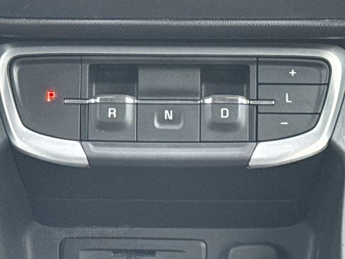 Used 2022 GMC Terrain SLT FWD image 25