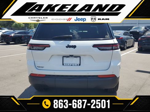 Used 2024 Jeep Grand Cherokee L Altitude RWD image 7