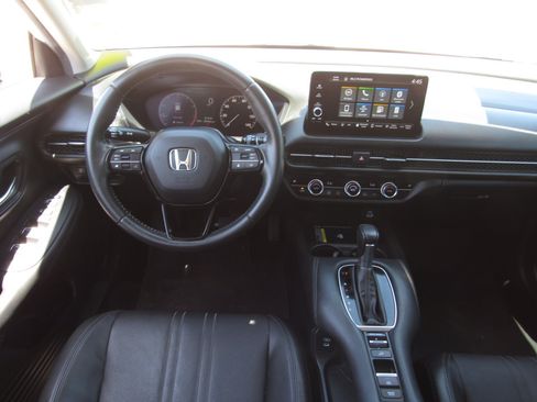 Certified 2024 Honda HR-V EX-L image 17