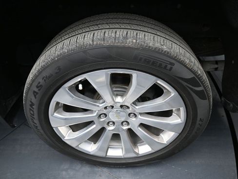 Used 2020 Chevrolet Silverado 1500 High Country image 9