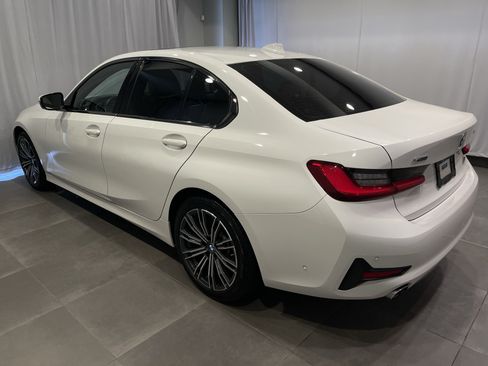 Used 2019 BMW 330i xDrive Sedan w/ Convenience Package AWD/4WD image 4