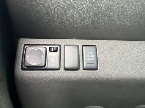 Used 2015 Nissan Xterra PRO-4X w/ Pro-4x Leather Package AWD/4WD image 22