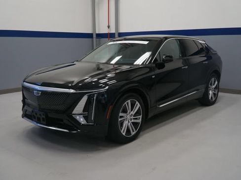 Certified 2024 Cadillac Lyriq Tech w/ Driver Assist Package AWD/4WD image 1