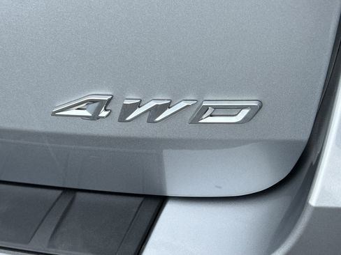 Used 2023 Ford Explorer XLT w/ Equipment Group 202A image 10