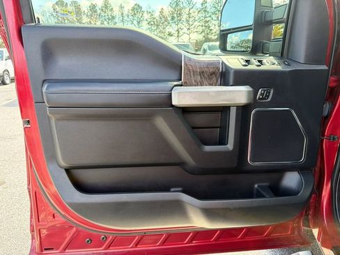 Used 2019 Ford F250 Lariat w/ Lariat Ultimate Package image 10